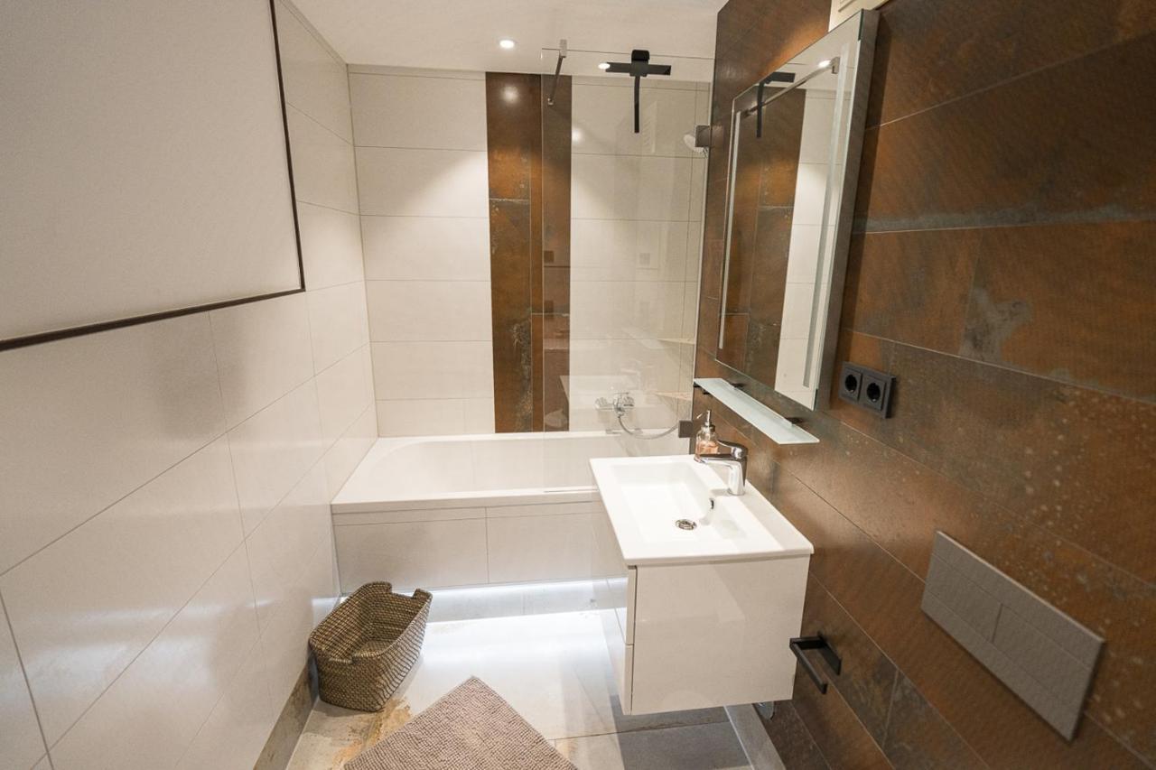 Stylisches Apartment Im Herzen Von Dresden + Parkplatz + Netflix + Self Check-In Kültér fotó
